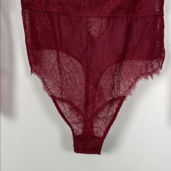 Victoria's Secret Sheer Lace Women's 34A Teddy Thong Long Sleeve Padded Bodysuit - Picture 2 of 7